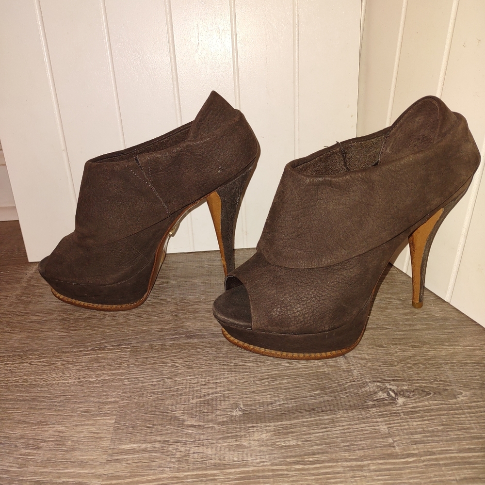 Schutz leather heels size 6